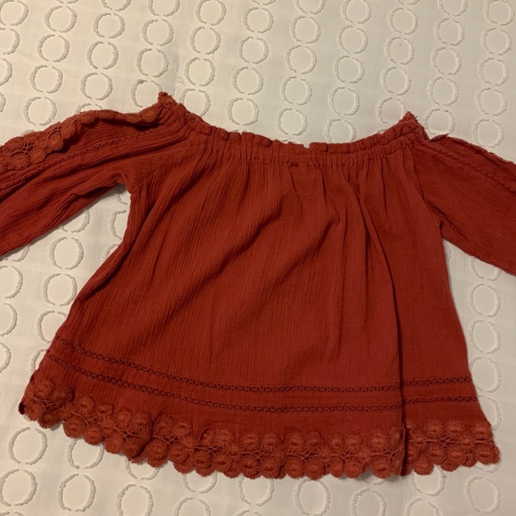 Off the shoulder blouse - Picture 2 of 3